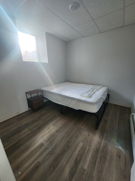 Building Photo - 151 S Main St