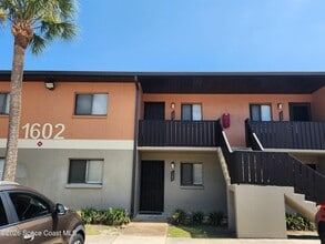 Building Photo - 1602 University Ln