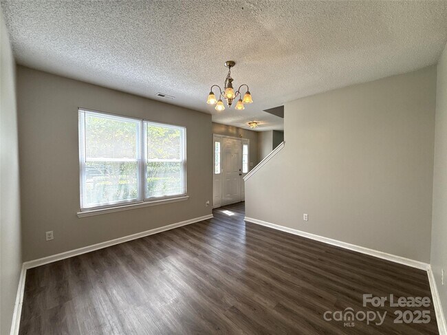 Building Photo - 6021 Black Bear Ct
