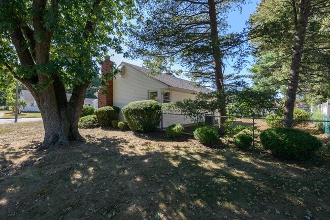 Building Photo - 361 Meadowbrook Ave