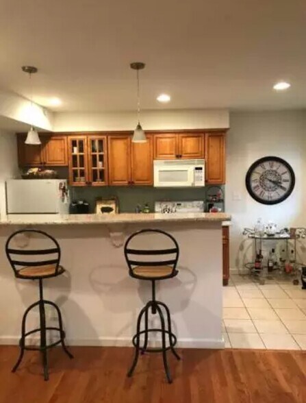 Building Photo - 303 S 11th St