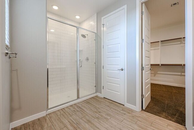 Building Photo - Available August 7th! Gated Community 4 Bedroom 3 Bathroom Home!