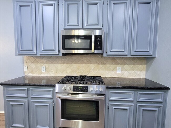 Building Photo - 7307 Fall Springs Ln