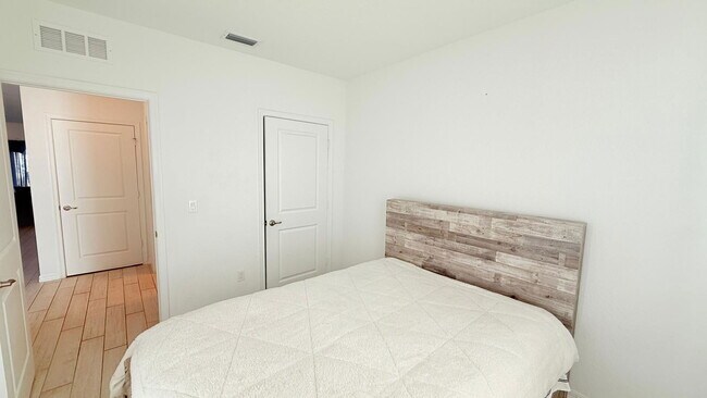 Building Photo - 5154 Armina Pl