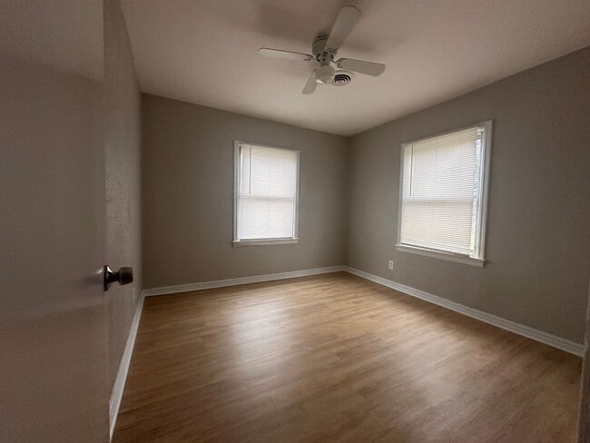Building Photo - Single Family Home