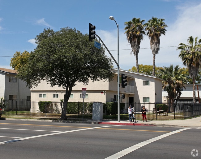 Primary Photo - 8307 Zelzah Ave