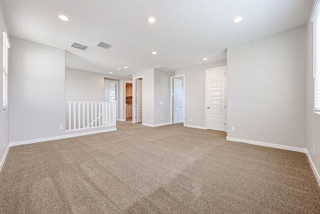 Building Photo - Available August 7th! Gated Community 4 Bedroom 3 Bathroom Home!