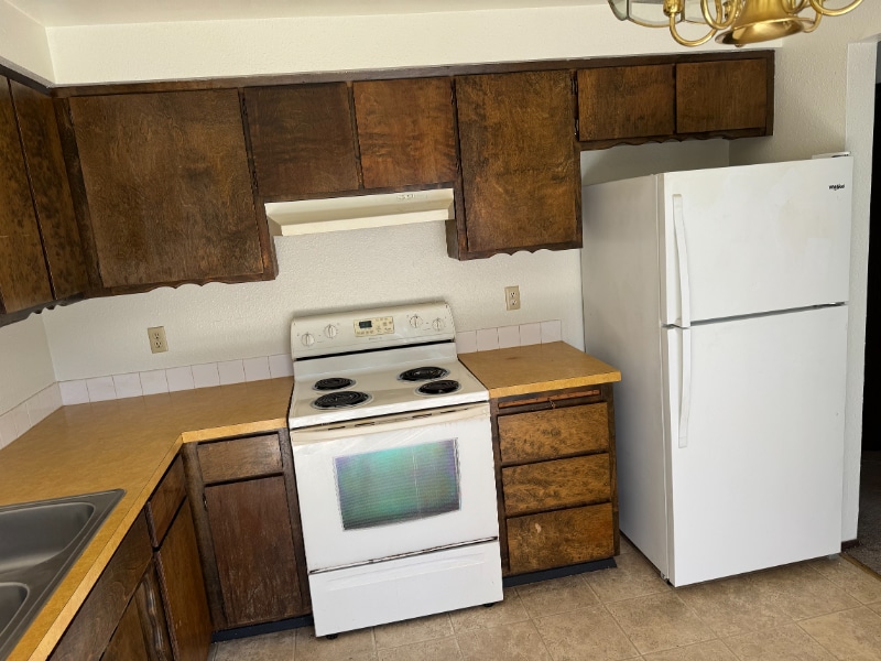 Building Photo - 950 SW Harrier Cir