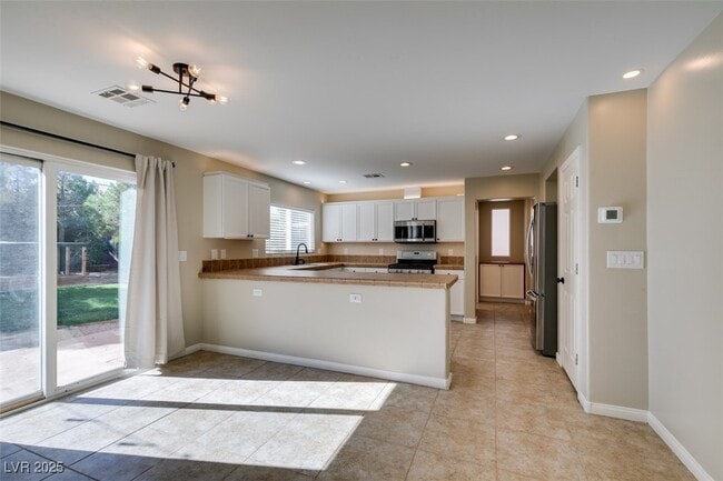 Building Photo - 25 Precipice Ct