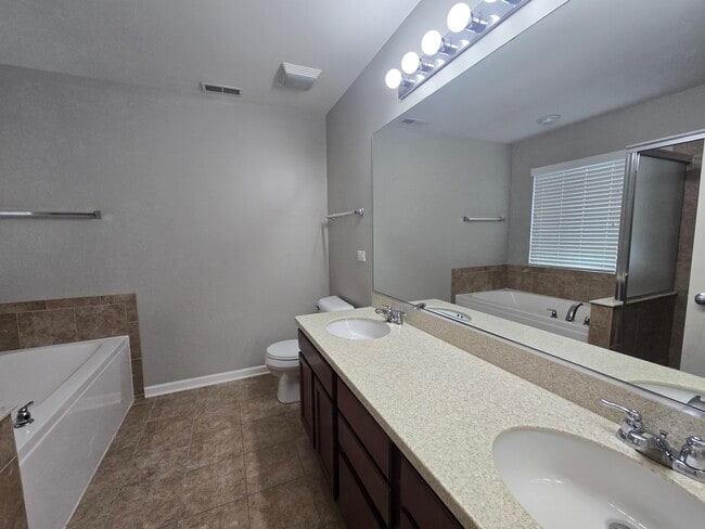 Building Photo - 460 S Jade Ln