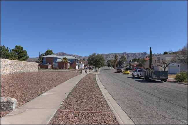 Building Photo - 695 Bluff Canyon Cir