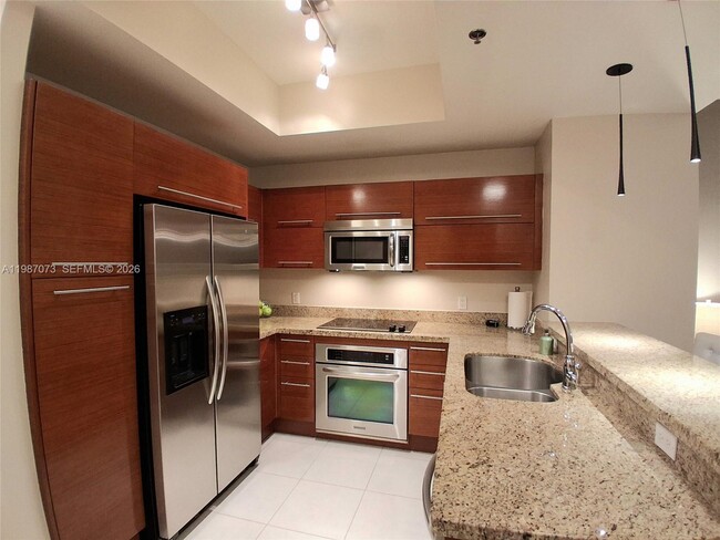 Building Photo - 2641 N Flamingo Rd