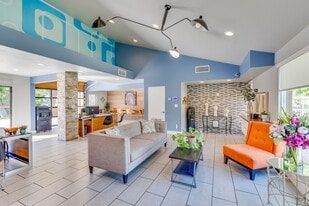 Interior Photo - Nines at Lakeside