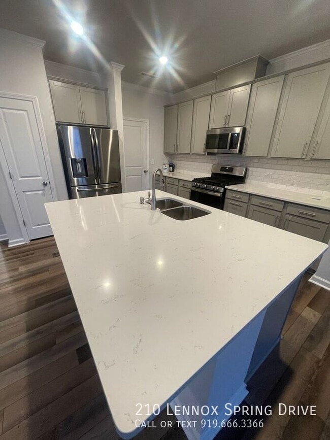 Building Photo - 210 Lennox Spring Dr