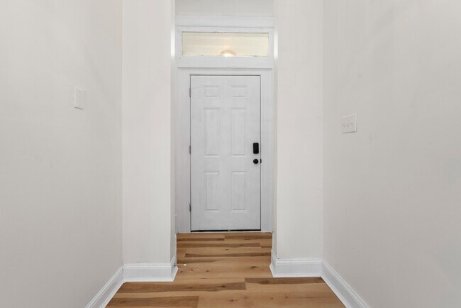 Building Photo - Fully Renovated Three Bedroom Two Bathroom Home