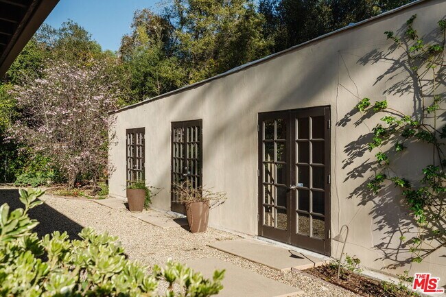 Building Photo - 20521 Cheney Dr