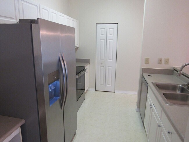Building Photo - Exceptional Home Clean
