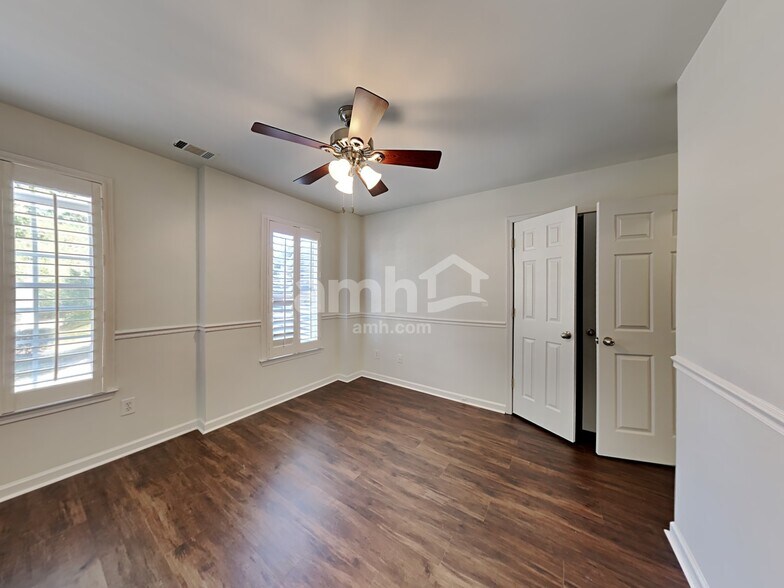 Building Photo - 3063 Woodbridge Ln