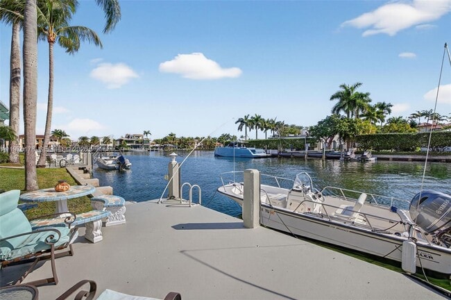 Building Photo - 180 Isle of Venice Dr