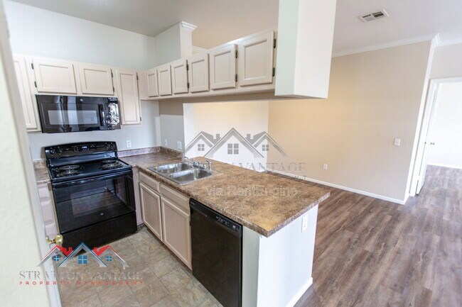 Building Photo - 16013 S Desert Foothills Pkwy