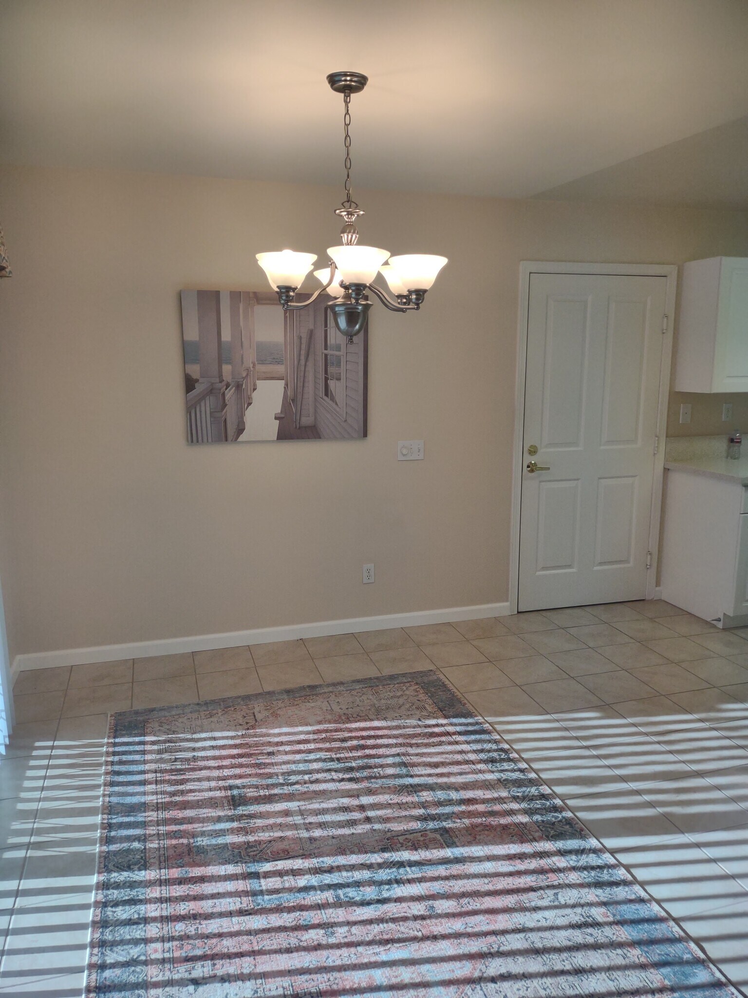 Building Photo - 1061 Mountain View Dr