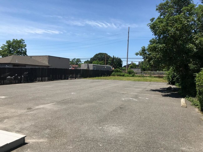 Building Photo - 1603 Union Blvd