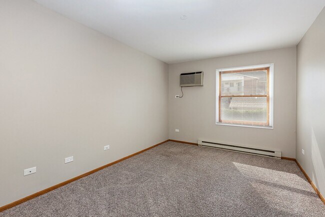 Building Photo - 1373 Cunat Ct