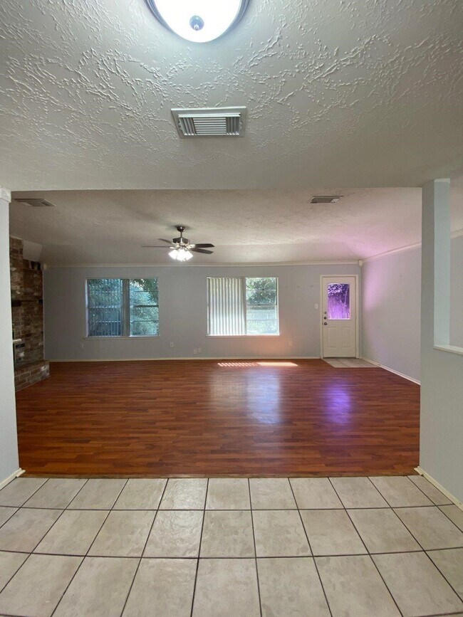 Building Photo - 6406 Brookgate Dr