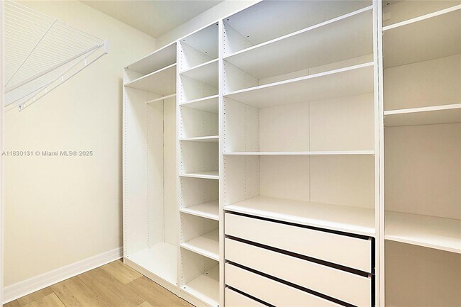 Building Photo - 9117 Balsamo Dr.