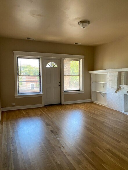 Building Photo - 7334 S Lowe Ave