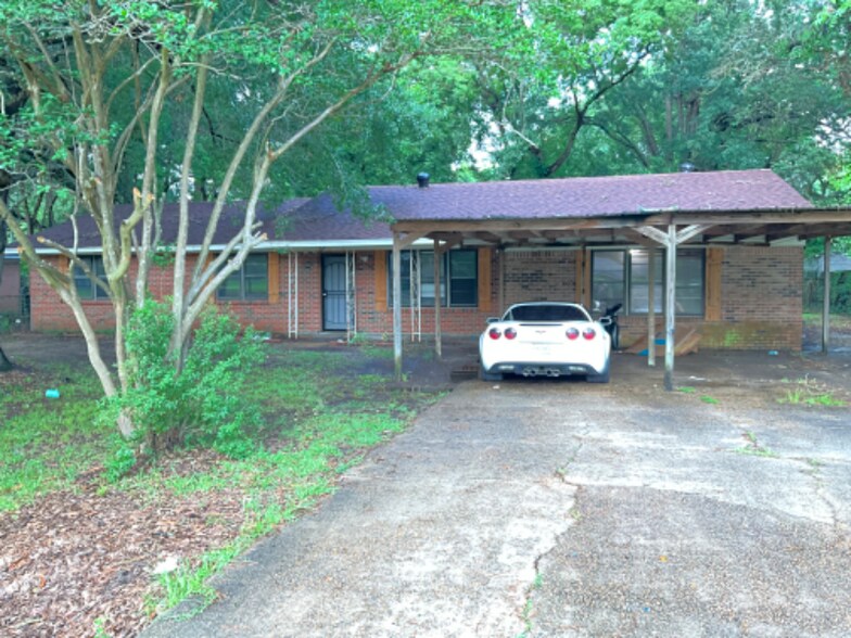 Primary Photo - 304 Beasley St