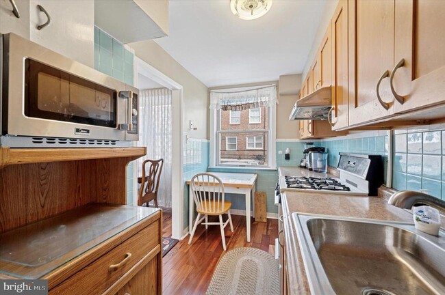 Building Photo - 6322 Mershon St