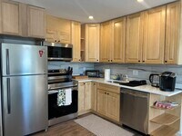 Building Photo - 64 Salem St