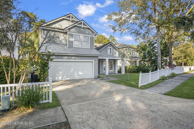 Building Photo - 781 Paradise Ln