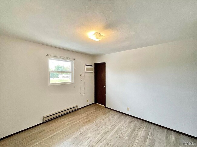 Building Photo - 106 S High St