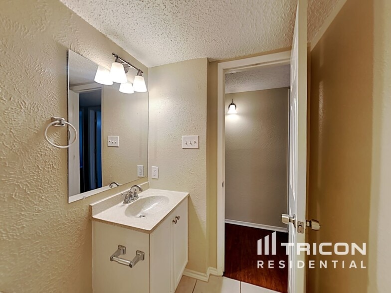 Building Photo - 1818 Coleta Pl