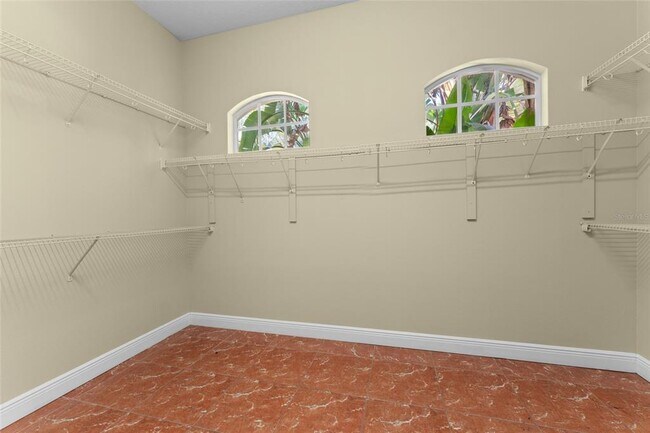 Building Photo - 614 Vintage Way