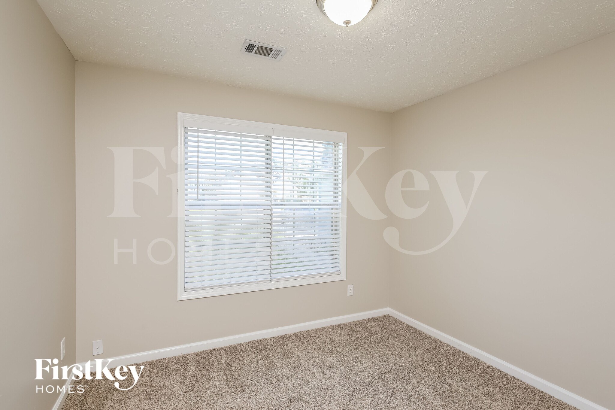 Building Photo - 1500 Summer Lake Terrace SW