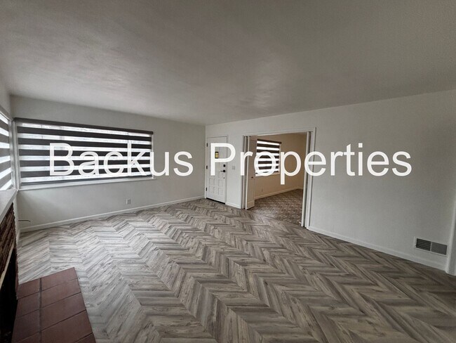 Building Photo - Wonderful three bedroom home in Monterey