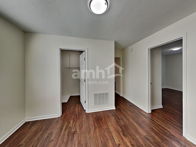 Building Photo - 2238 Antoinette Way