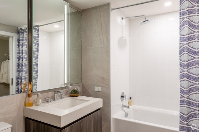 JR 1BR, 1BA - 601SF - West Half