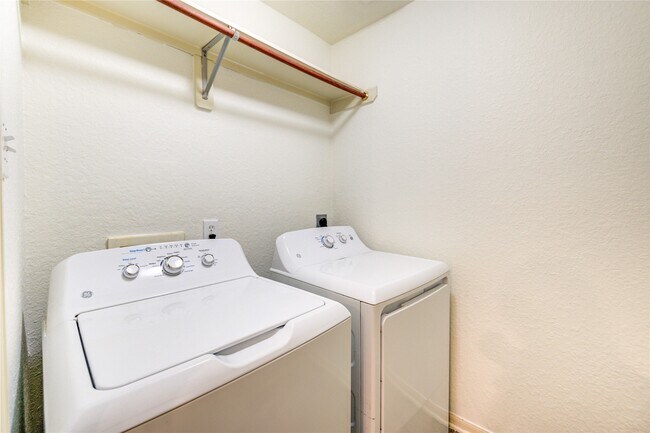 Building Photo - 46 Drifting Shadows Cir