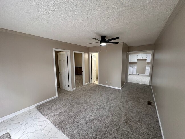 Building Photo - 4 bed 2 full bath home located in very desirable Irvington.