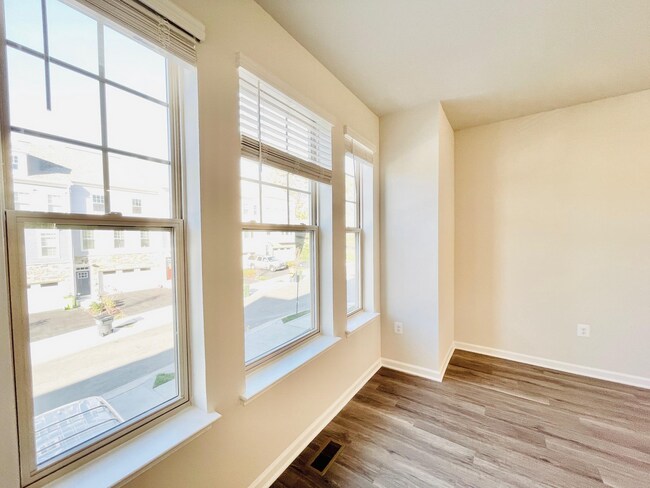 Building Photo - STAFFORD **INTERNET INCLUDED!!**. BRAND NE...