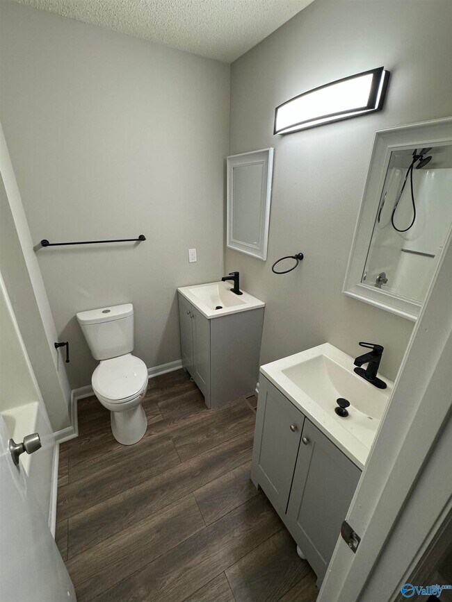 Building Photo - 2816 Coosa Cir NW