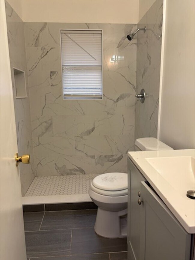 Building Photo - 3764 Camilla Dr