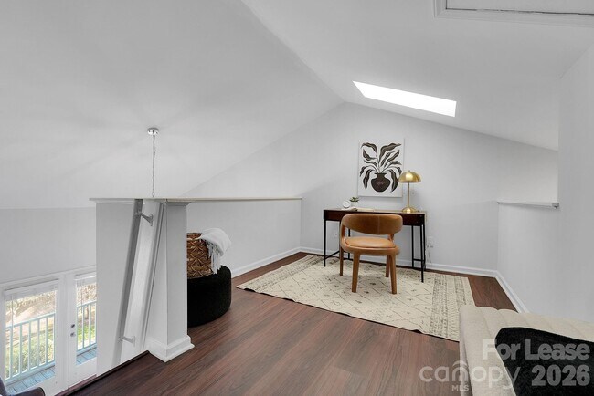 Building Photo - 300 S Cedar St