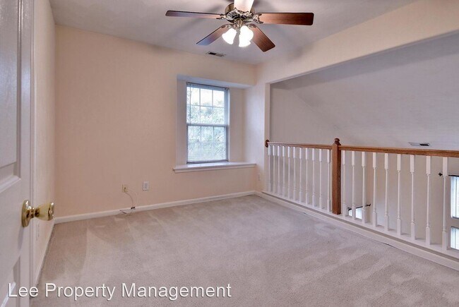 Building Photo - 2 br, 2.5 bath House - 120 Buttonwood Lane