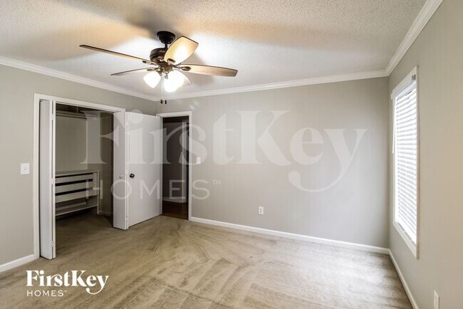 Building Photo - 4131 Warren Rd