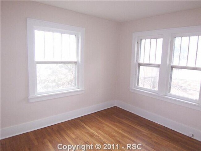 Building Photo - Cute 2 bedroom home in Patty Jewett Golf c...
